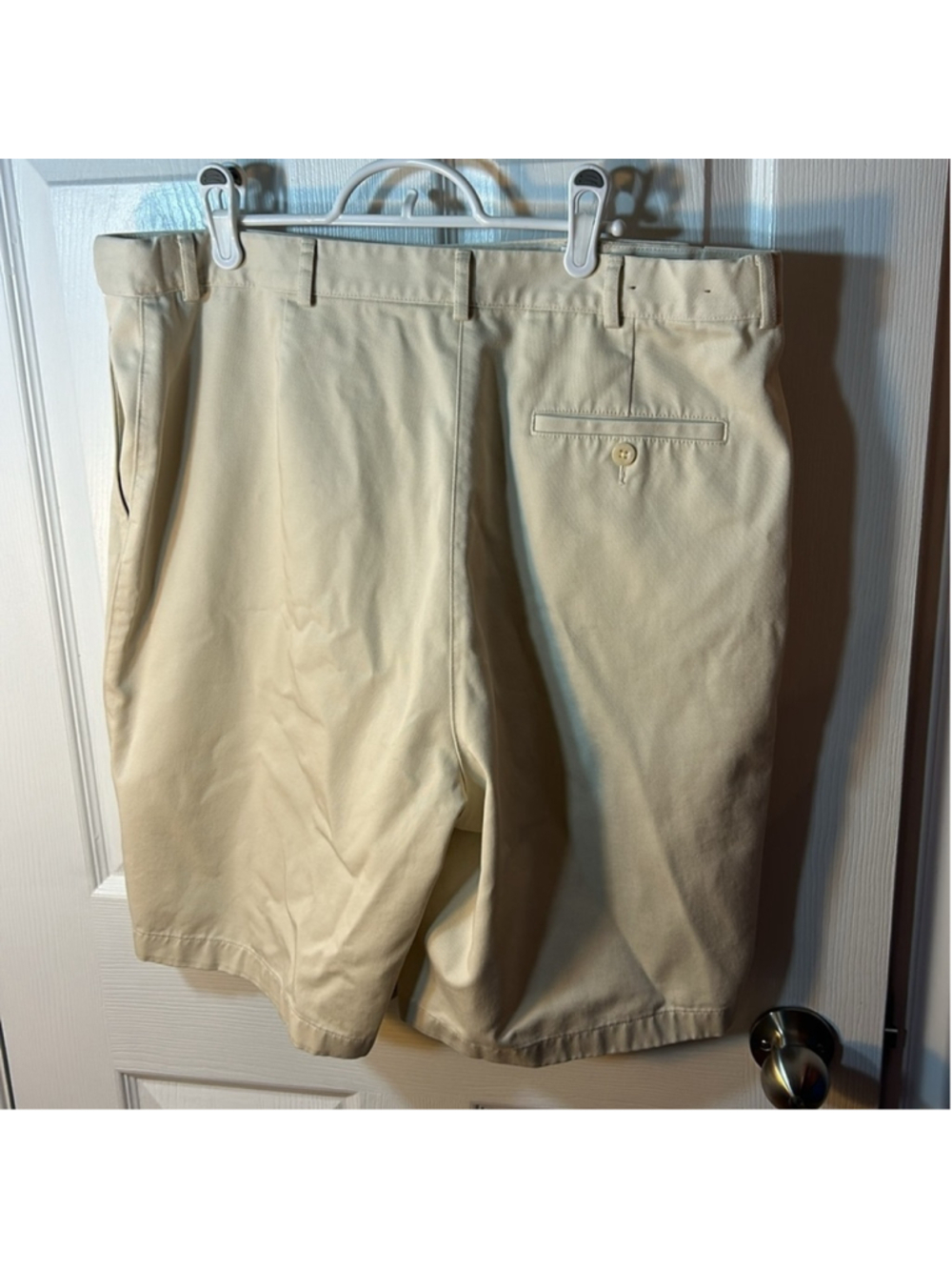 LL Bean original fit cream, coloured Bermuda shorts Size 18 - Picture 4 of 6